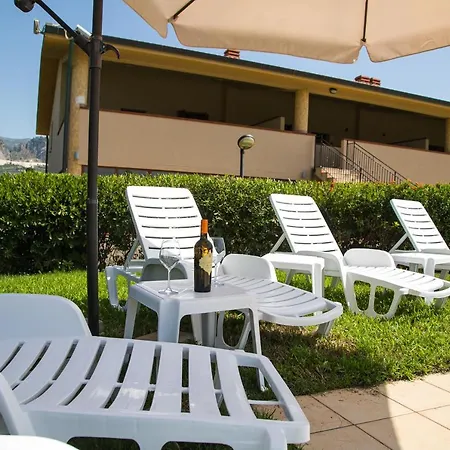 公寓 Costa Tirrena Torrenova (Sicily)