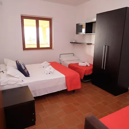 Costa Tirrena 公寓 *